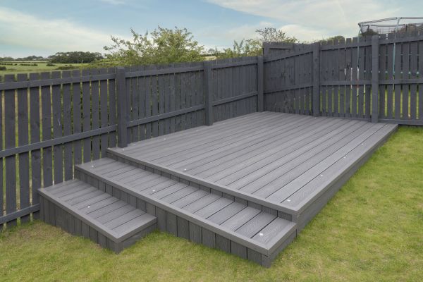 Cost of Vinyl Deck Construction in Longmont